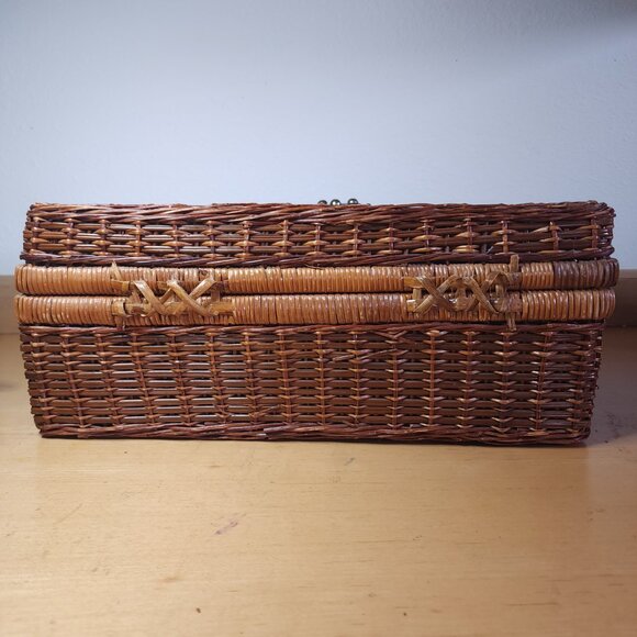Vintage Picnic Basket Wicker Bamboo Suitcase Woven Lid Latched Mid Century - Picture 4 of 10